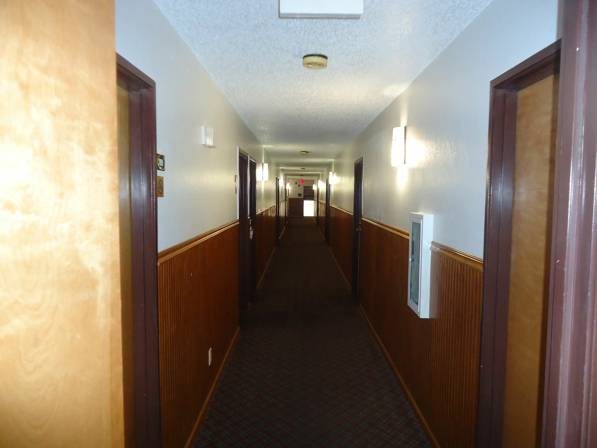 Hotel Super 8 By Wyndham Kansas At Barry Road/airport
